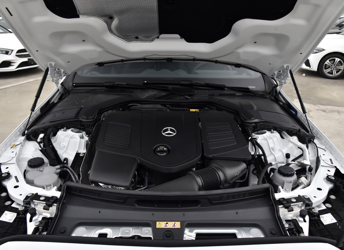 谁才是入门豪车的标杆?A4L、3系和C级横向对比,差距真的太大了休闲区蓝鸢梦想 - Www.slyday.coM 谁才是入门豪车的标杆?A4L、3系和C级横向对比,差距真的太大了休闲区蓝鸢梦想 - Www.slyday.coM