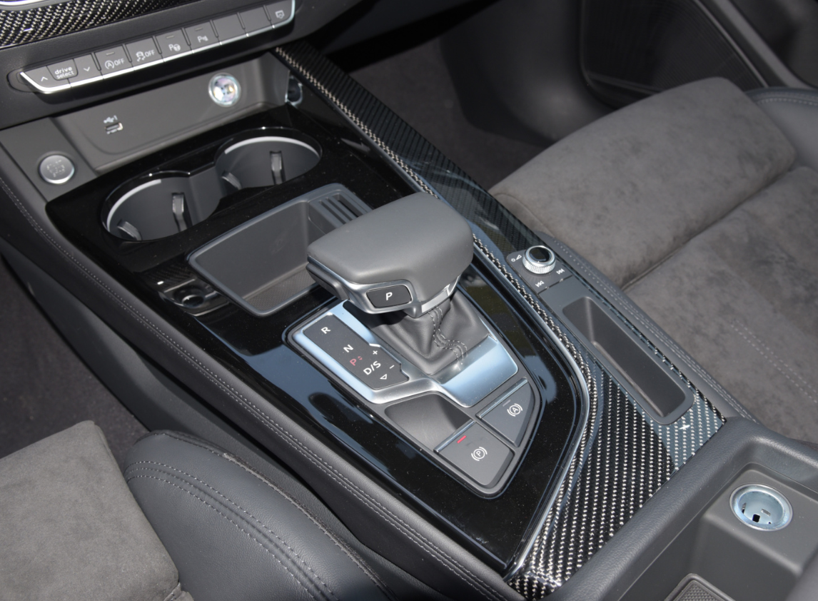 谁才是入门豪车的标杆?A4L、3系和C级横向对比,差距真的太大了休闲区蓝鸢梦想 - Www.slyday.coM 谁才是入门豪车的标杆?A4L、3系和C级横向对比,差距真的太大了休闲区蓝鸢梦想 - Www.slyday.coM