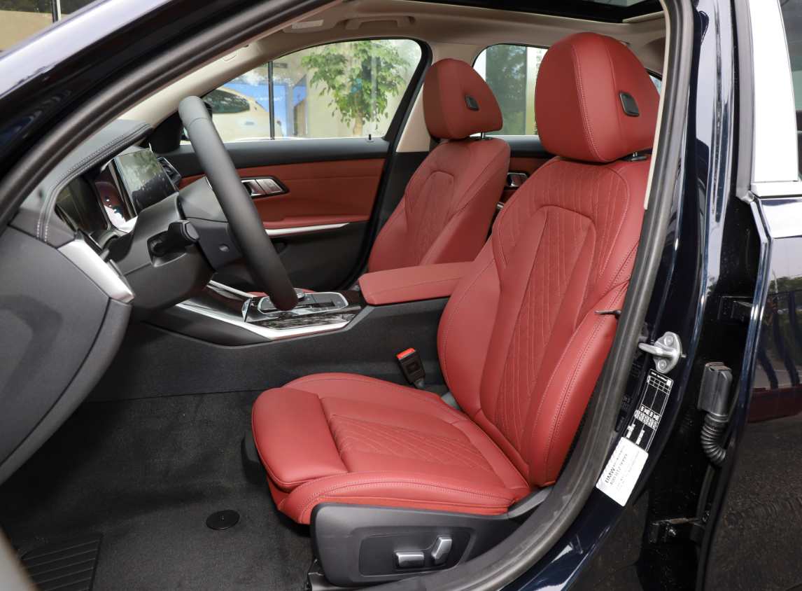 谁才是入门豪车的标杆?A4L、3系和C级横向对比,差距真的太大了休闲区蓝鸢梦想 - Www.slyday.coM 谁才是入门豪车的标杆?A4L、3系和C级横向对比,差距真的太大了休闲区蓝鸢梦想 - Www.slyday.coM