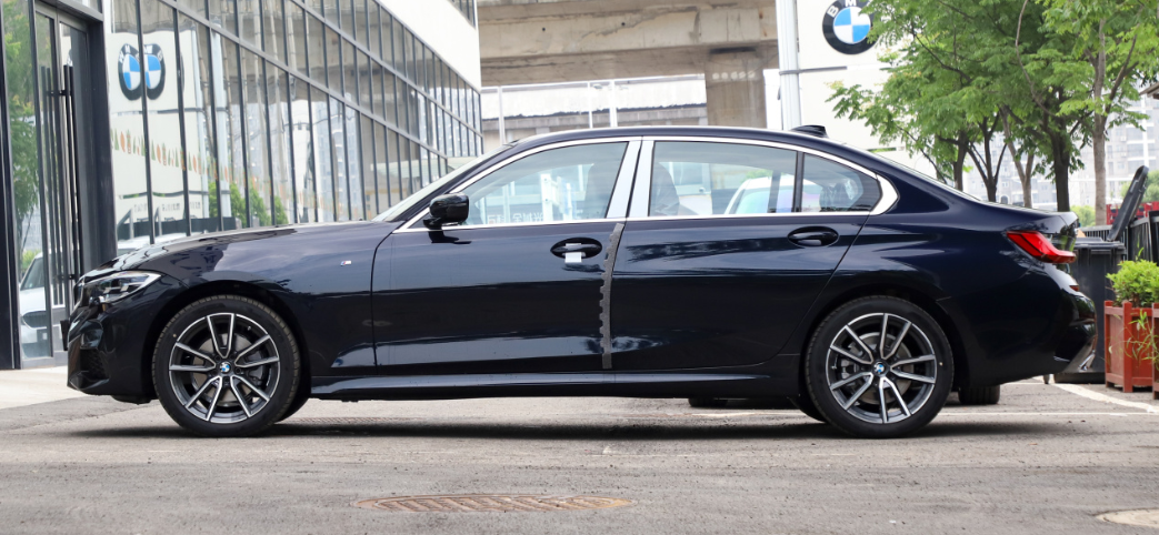 谁才是入门豪车的标杆?A4L、3系和C级横向对比,差距真的太大了休闲区蓝鸢梦想 - Www.slyday.coM 谁才是入门豪车的标杆?A4L、3系和C级横向对比,差距真的太大了休闲区蓝鸢梦想 - Www.slyday.coM