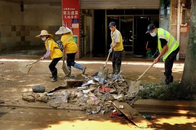 “不会放弃每一个孩子的升学梦想”他们为中考学生保驾护航休闲区蓝鸢梦想 - Www.slyday.coM “不会放弃每一个孩子的升学梦想”他们为中考学生保驾护航休闲区蓝鸢梦想 - Www.slyday.coM