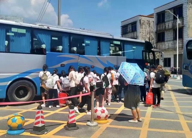 “不会放弃每一个孩子的升学梦想”他们为中考学生保驾护航休闲区蓝鸢梦想 - Www.slyday.coM “不会放弃每一个孩子的升学梦想”他们为中考学生保驾护航休闲区蓝鸢梦想 - Www.slyday.coM