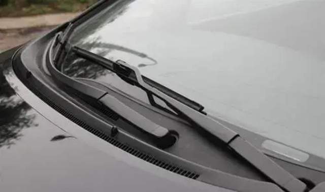 汽车跑长途前一定要做一些检查,不然后果会很严重休闲区蓝鸢梦想 - Www.slyday.coM 汽车跑长途前一定要做一些检查,不然后果会很严重休闲区蓝鸢梦想 - Www.slyday.coM