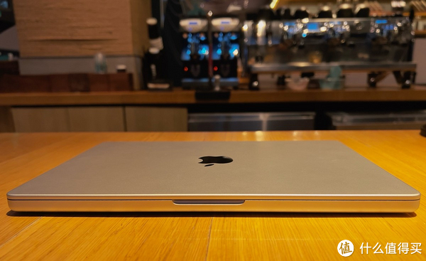 M2 MacBook Air和MacBook Pro 14怎么选?这篇文章来帮你得到答案休闲区蓝鸢梦想 - Www.slyday.coM M2 MacBook Air和MacBook Pro 14怎么选?这篇文章来帮你得到答案休闲区蓝鸢梦想 - Www.slyday.coM