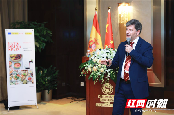 西班牙美酒美食受宠爱“世界上最贵的火腿之一”的伊比利亚火腿来到长沙休闲区蓝鸢梦想 - Www.slyday.coM 西班牙美酒美食受宠爱“世界上最贵的火腿之一”的伊比利亚火腿来到长沙休闲区蓝鸢梦想 - Www.slyday.coM