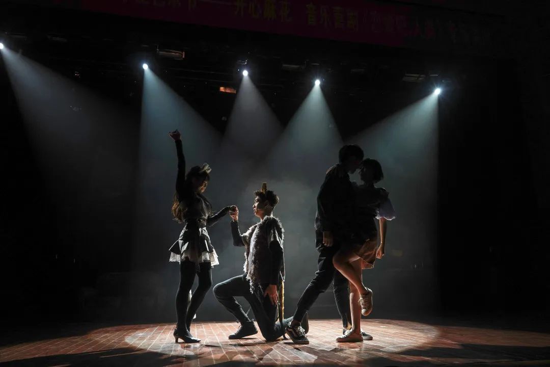 沈腾马丽再次搭档!新片即将上映,含腾量99.5%!烦死你们~休闲区蓝鸢梦想 - Www.slyday.coM 沈腾马丽再次搭档!新片即将上映,含腾量99.5%!烦死你们~休闲区蓝鸢梦想 - Www.slyday.coM