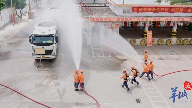 实战演练、执法直播、智慧安检,白云城管筑牢燃气安全防线(图2) 实战演练、执法直播、智慧安检,白云城管筑牢燃气安全防线(图2)