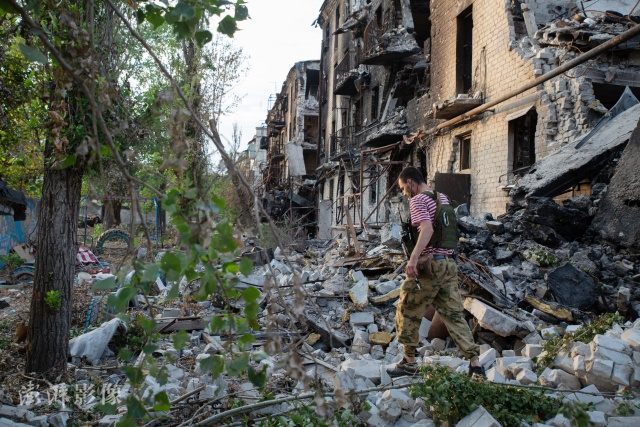 俄军已完全控制乌东重镇北顿涅茨克休闲区蓝鸢梦想 - Www.slyday.coM 俄军已完全控制乌东重镇北顿涅茨克休闲区蓝鸢梦想 - Www.slyday.coM