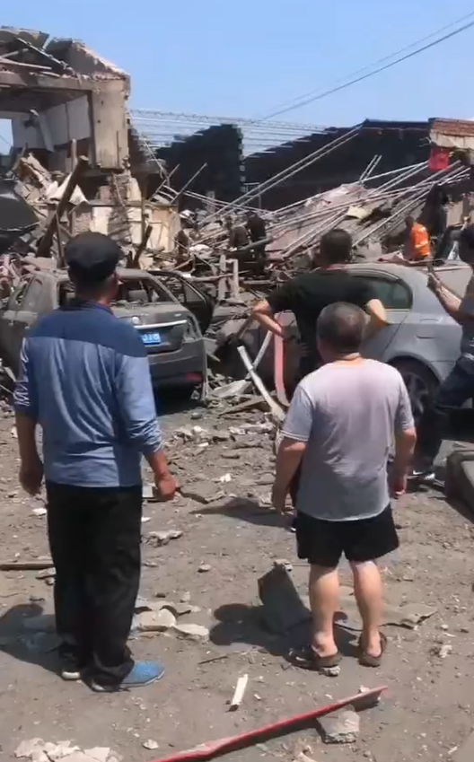 沈阳一面馆突发爆炸,现场黑烟弥漫!目击者:2层楼全倒了休闲区蓝鸢梦想 - Www.slyday.coM 沈阳一面馆突发爆炸,现场黑烟弥漫!目击者:2层楼全倒了休闲区蓝鸢梦想 - Www.slyday.coM