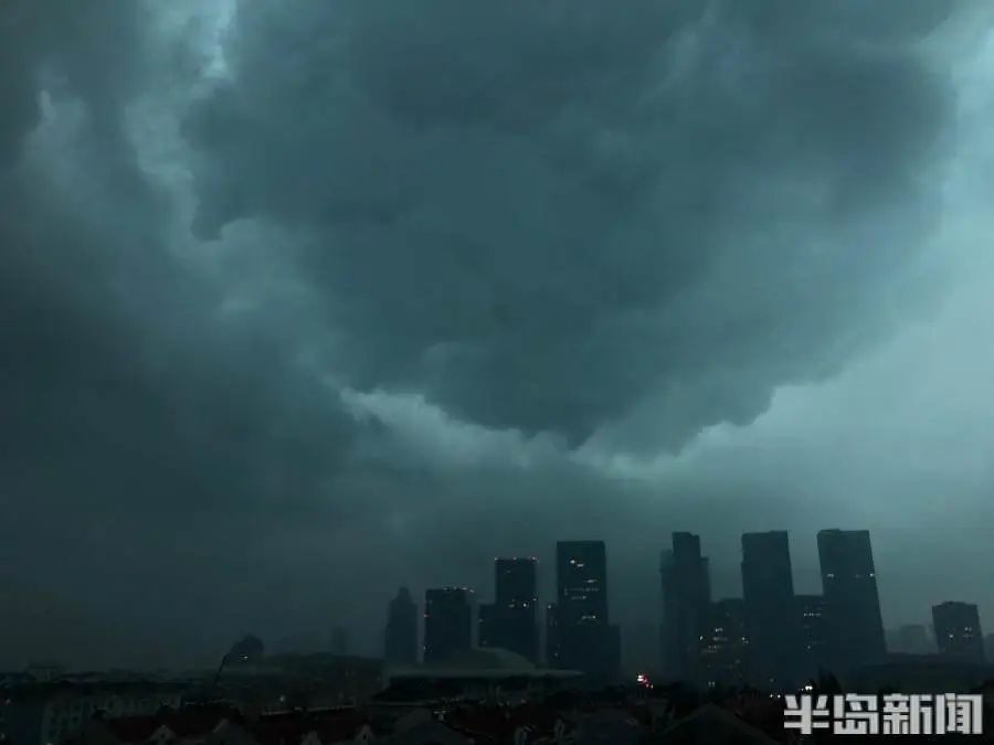 一秒天黑!刚刚,青岛发布暴雨红色预警!多地降水超100毫米…休闲区蓝鸢梦想 - Www.slyday.coM 一秒天黑!刚刚,青岛发布暴雨红色预警!多地降水超100毫米…休闲区蓝鸢梦想 - Www.slyday.coM