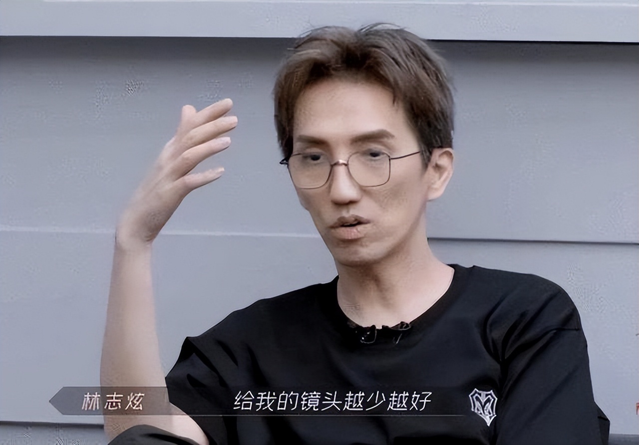 台媒又曝两大瓜！大S已怀孕2个月！小S一家出国游刷汪小菲的卡