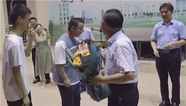 江苏3姐弟2人清华1人211!立志研究低温等离子休闲区蓝鸢梦想 - Www.slyday.coM 江苏3姐弟2人清华1人211!立志研究低温等离子休闲区蓝鸢梦想 - Www.slyday.coM