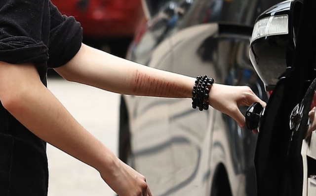 被爸爸抛弃,遭妈妈虐待多年,她才是最惨星二代吧?休闲区蓝鸢梦想 - Www.slyday.coM 被爸爸抛弃,遭妈妈虐待多年,她才是最惨星二代吧?休闲区蓝鸢梦想 - Www.slyday.coM