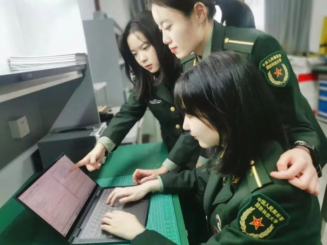 高考693分却放弃北大,那个复读考军校的云南女孩……有新消息了!休闲区蓝鸢梦想 - Www.slyday.coM 高考693分却放弃北大,那个复读考军校的云南女孩……有新消息了!休闲区蓝鸢梦想 - Www.slyday.coM