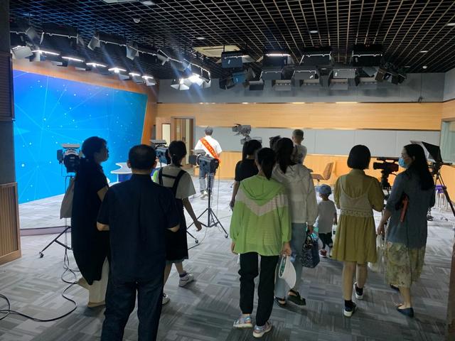 开放日人人人!这所新普高凭什么这么“热”?休闲区蓝鸢梦想 - Www.slyday.coM 开放日人人人!这所新普高凭什么这么“热”?休闲区蓝鸢梦想 - Www.slyday.coM