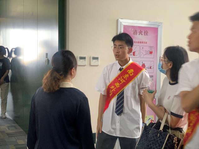 开放日人人人!这所新普高凭什么这么“热”?休闲区蓝鸢梦想 - Www.slyday.coM 开放日人人人!这所新普高凭什么这么“热”?休闲区蓝鸢梦想 - Www.slyday.coM