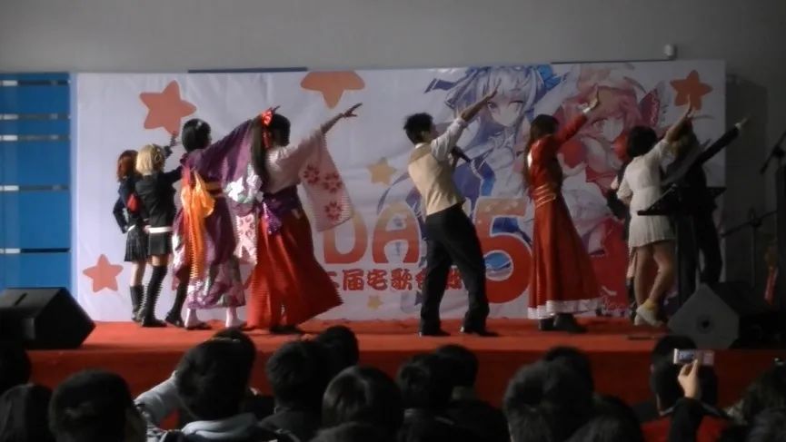 独家专访休闲区蓝鸢梦想 - Www.slyday.coM 独家专访休闲区蓝鸢梦想 - Www.slyday.coM