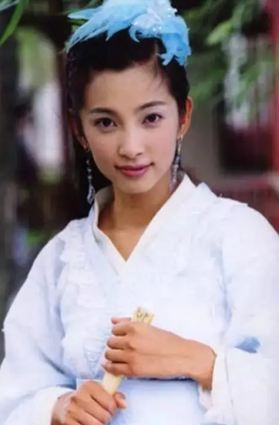 李冰冰录制央视香港回归晚会,打扮知性皮肤白,称怀念刘德华休闲区蓝鸢梦想 - Www.slyday.coM 李冰冰录制央视香港回归晚会,打扮知性皮肤白,称怀念刘德华休闲区蓝鸢梦想 - Www.slyday.coM