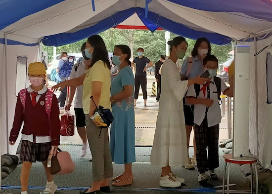 首都师范大学附属回龙观育新学校顺利开启返校第一课