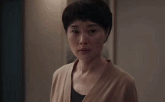 逼疯马伊琍,碾压蒋勤勤,50岁至今未婚:她才是娱乐圈最被低估的女人插图11 逼疯马伊琍,碾压蒋勤勤,50岁至今未婚:她才是娱乐圈最被低估的女人插图11