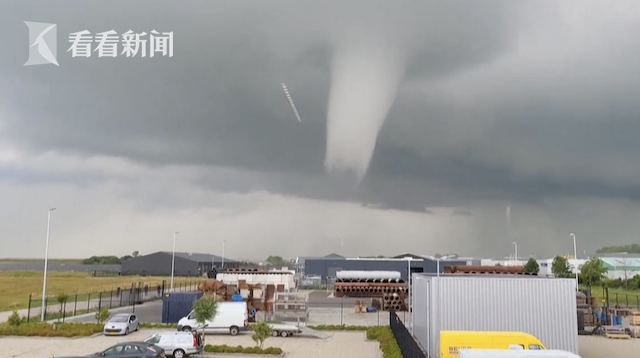 30年来首次!荷兰遭强龙卷风袭击致1死10伤 目击者:蹦床都飞起来了休闲区蓝鸢梦想 - Www.slyday.coM 30年来首次!荷兰遭强龙卷风袭击致1死10伤 目击者:蹦床都飞起来了休闲区蓝鸢梦想 - Www.slyday.coM