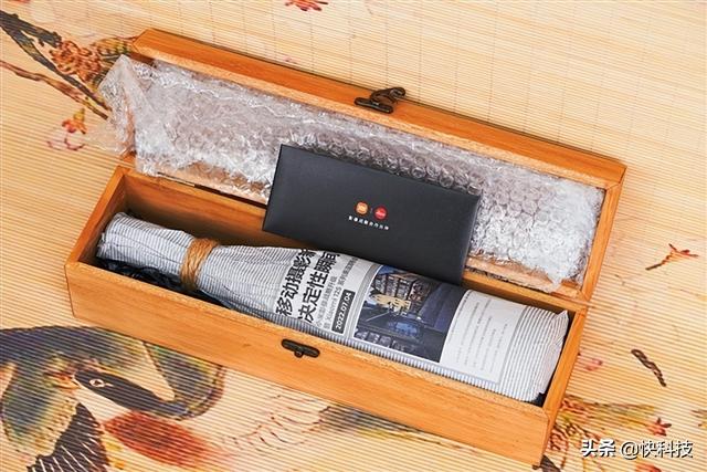 小米12S系列发布会邀请函图赏:一瓶来自徕卡家乡的葡萄酒休闲区蓝鸢梦想 - Www.slyday.coM 小米12S系列发布会邀请函图赏:一瓶来自徕卡家乡的葡萄酒休闲区蓝鸢梦想 - Www.slyday.coM