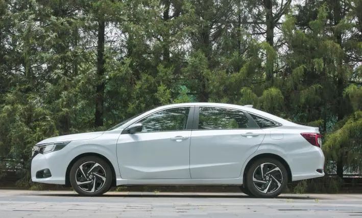 【车评】符合绝大多数人的期待 试驾广汽本田凌派锐·混动休闲区蓝鸢梦想 - Www.slyday.coM 【车评】符合绝大多数人的期待 试驾广汽本田凌派锐·混动休闲区蓝鸢梦想 - Www.slyday.coM