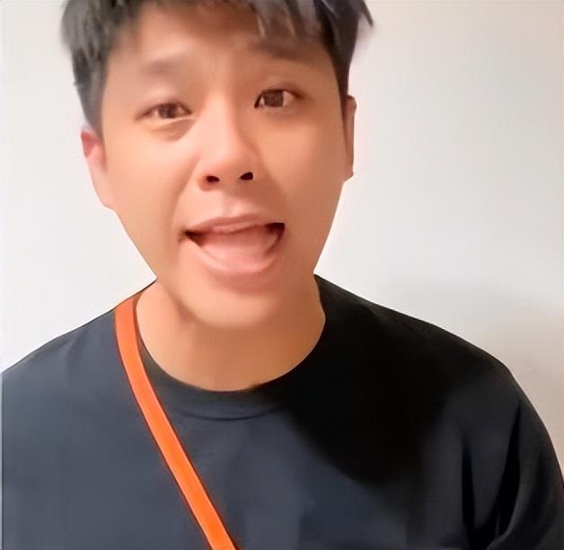 小S夫妇玩魔术测试爱情!两人大力拥抱好甜蜜,Mike胳膊肌肉粗壮休闲区蓝鸢梦想 - Www.slyday.coM 小S夫妇玩魔术测试爱情!两人大力拥抱好甜蜜,Mike胳膊肌肉粗壮休闲区蓝鸢梦想 - Www.slyday.coM