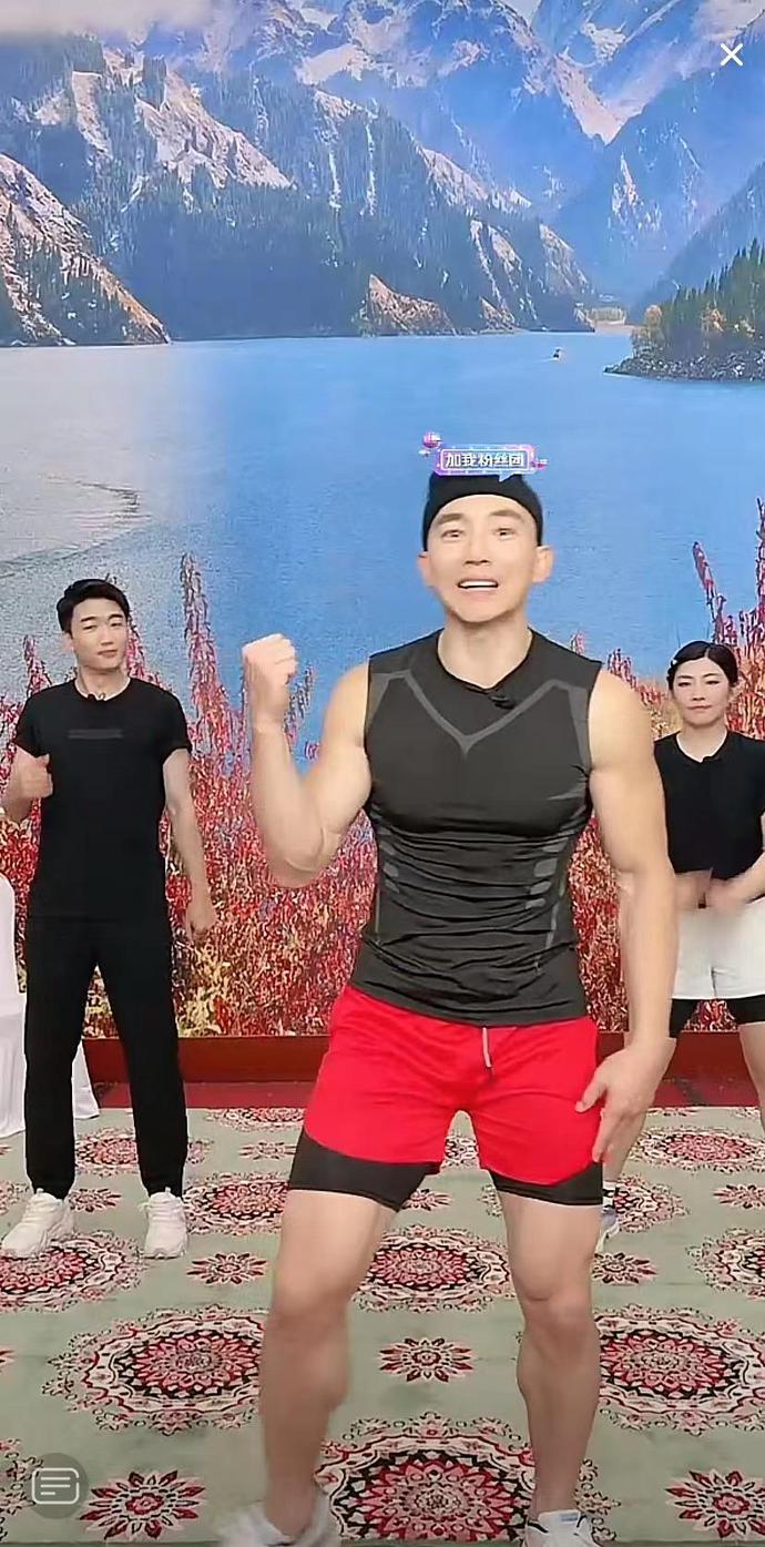 《奔跑吧》录制周深遇到刘畊宏就跳操,像是在对暗号来接头,太搞笑了休闲区蓝鸢梦想 - Www.slyday.coM 《奔跑吧》录制周深遇到刘畊宏就跳操,像是在对暗号来接头,太搞笑了休闲区蓝鸢梦想 - Www.slyday.coM