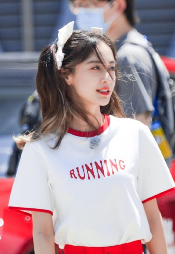 《奔跑吧》录制周深遇到刘畊宏就跳操,像是在对暗号来接头,太搞笑了休闲区蓝鸢梦想 - Www.slyday.coM 《奔跑吧》录制周深遇到刘畊宏就跳操,像是在对暗号来接头,太搞笑了休闲区蓝鸢梦想 - Www.slyday.coM