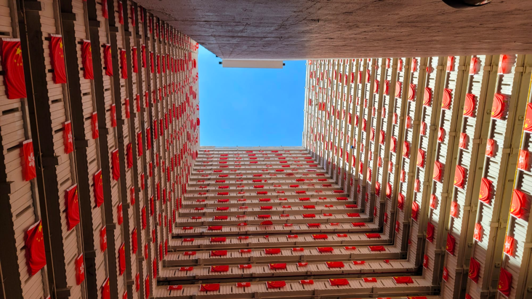 香港00后:“我一出生就是中国人”,25年过去了,如今的香港街头满眼中国红休闲区蓝鸢梦想 - Www.slyday.coM 香港00后:“我一出生就是中国人”,25年过去了,如今的香港街头满眼中国红休闲区蓝鸢梦想 - Www.slyday.coM