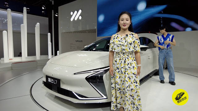 智己汽车携“新世界驾控旗舰”智己L7及量产概念车AIRO……