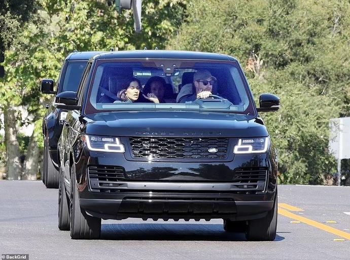 报复心太强了,梅根哈里从英国回来不到1个月,就去了奥普拉家中休闲区蓝鸢梦想 - Www.slyday.coM 报复心太强了,梅根哈里从英国回来不到1个月,就去了奥普拉家中休闲区蓝鸢梦想 - Www.slyday.coM