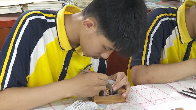 潍坊:爱国主义教育、非遗技艺“联手”进课堂 校园文化生活更精彩休闲区蓝鸢梦想 - Www.slyday.coM 潍坊:爱国主义教育、非遗技艺“联手”进课堂 校园文化生活更精彩休闲区蓝鸢梦想 - Www.slyday.coM