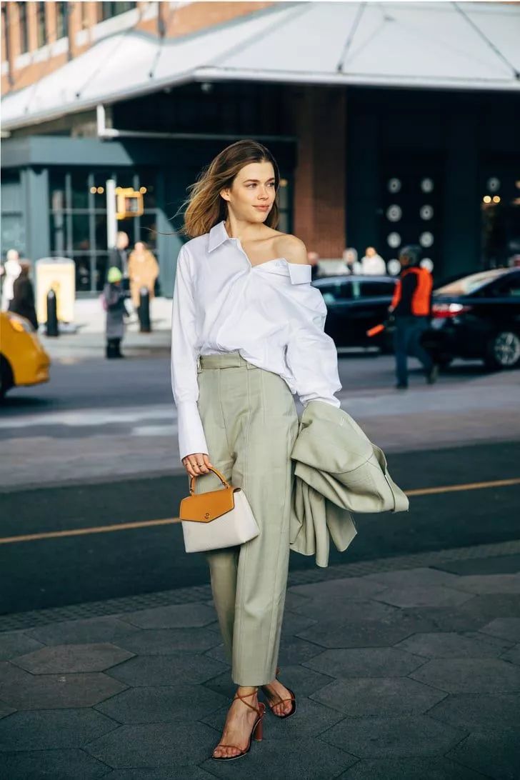 别只知道穿阔腿裤了!今夏流行的“奶奶裤”才是时髦又百搭!休闲区蓝鸢梦想 - Www.slyday.coM 别只知道穿阔腿裤了!今夏流行的“奶奶裤”才是时髦又百搭!休闲区蓝鸢梦想 - Www.slyday.coM