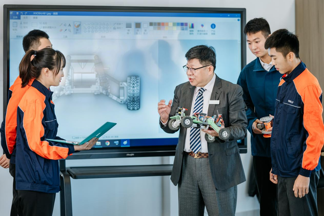 一流应用型人才培养的“吉利经验”——吉利学院获批国家级一流本科专业建设点背后的“底层逻辑”休闲区蓝鸢梦想 - Www.slyday.coM 一流应用型人才培养的“吉利经验”——吉利学院获批国家级一流本科专业建设点背后的“底层逻辑”休闲区蓝鸢梦想 - Www.slyday.coM