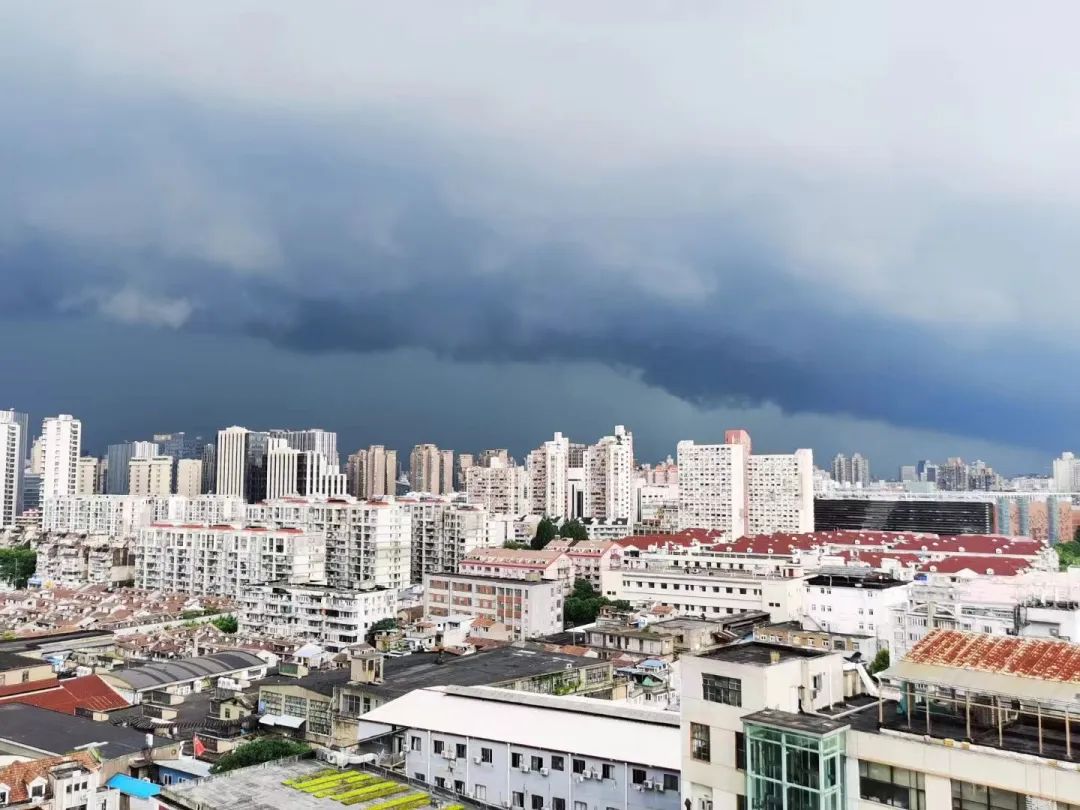 上海今天集齐5个气象预警!暴雨后气温暴跌,梅雨后双台风要来?休闲区蓝鸢梦想 - Www.slyday.coM 上海今天集齐5个气象预警!暴雨后气温暴跌,梅雨后双台风要来?休闲区蓝鸢梦想 - Www.slyday.coM