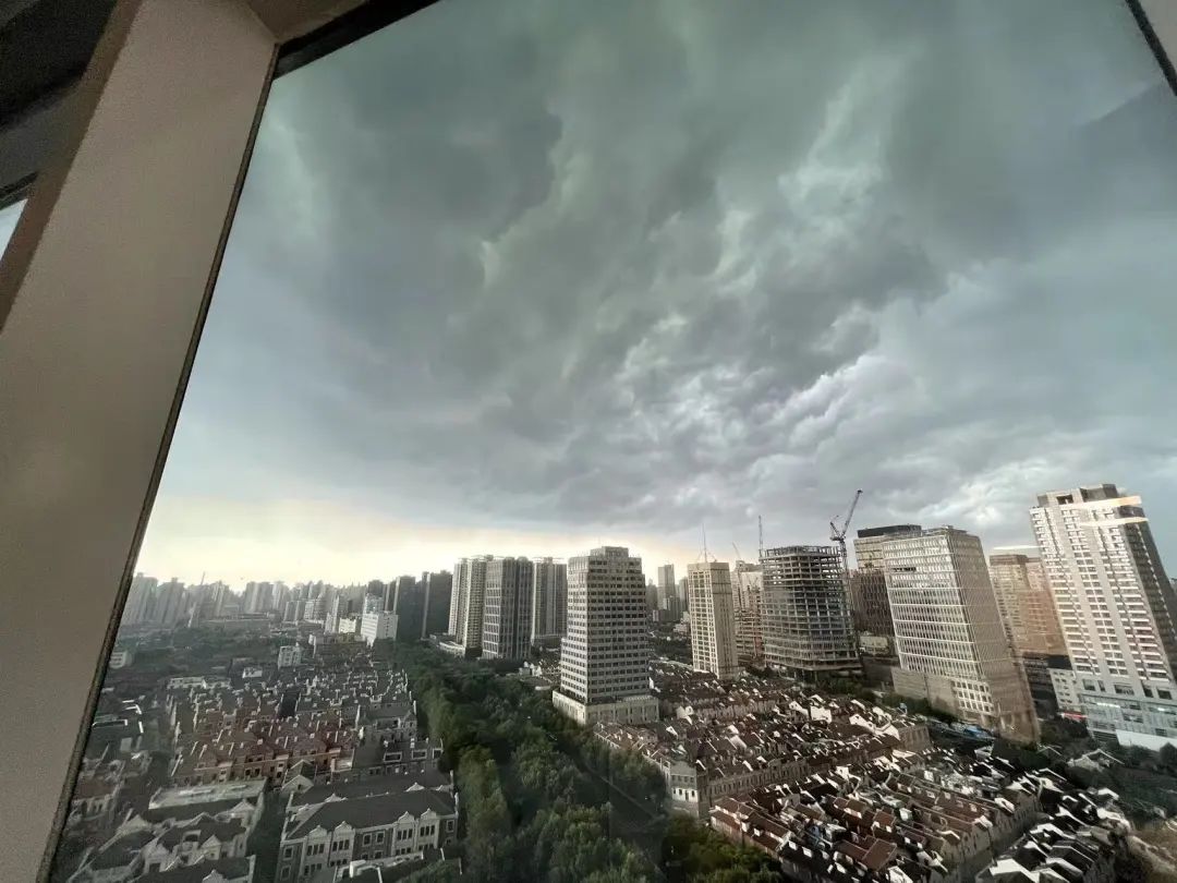 上海今天集齐5个气象预警!暴雨后气温暴跌,梅雨后双台风要来?休闲区蓝鸢梦想 - Www.slyday.coM 上海今天集齐5个气象预警!暴雨后气温暴跌,梅雨后双台风要来?休闲区蓝鸢梦想 - Www.slyday.coM