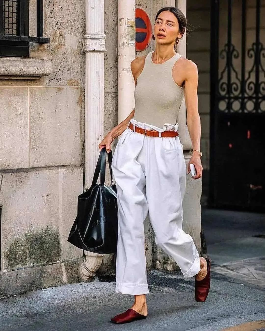 别只知道穿阔腿裤了!今夏流行的“奶奶裤”才是时髦又百搭!休闲区蓝鸢梦想 - Www.slyday.coM 别只知道穿阔腿裤了!今夏流行的“奶奶裤”才是时髦又百搭!休闲区蓝鸢梦想 - Www.slyday.coM