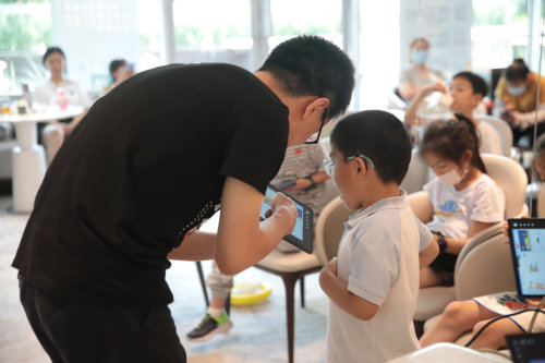 美的置业与新东方签订江苏省域品牌战略合作,共建社区“科技教育”新生态(图6) 美的置业与新东方签订江苏省域品牌战略合作,共建社区“科技教育”新生态(图6)