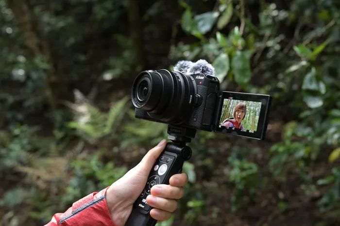 尼康Z30发布了,少了电子取景器,可调对焦速度,值得买吗?休闲区蓝鸢梦想 - Www.slyday.coM 尼康Z30发布了,少了电子取景器,可调对焦速度,值得买吗?休闲区蓝鸢梦想 - Www.slyday.coM