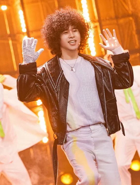 林峯、吴卓羲“双龙合体”,强势参战《披荆斩棘》,黄宗泽忙住“开片”无缘做“哥哥”!休闲区蓝鸢梦想 - Www.slyday.coM 林峯、吴卓羲“双龙合体”,强势参战《披荆斩棘》,黄宗泽忙住“开片”无缘做“哥哥”!休闲区蓝鸢梦想 - Www.slyday.coM