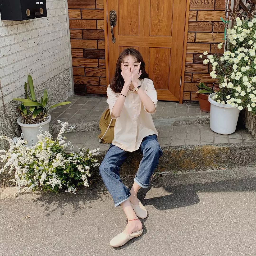 别只知道穿阔腿裤了!今夏流行的“奶奶裤”才是时髦又百搭!休闲区蓝鸢梦想 - Www.slyday.coM 别只知道穿阔腿裤了!今夏流行的“奶奶裤”才是时髦又百搭!休闲区蓝鸢梦想 - Www.slyday.coM