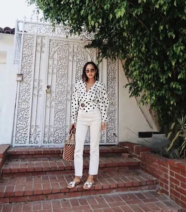 别只知道穿阔腿裤了!今夏流行的“奶奶裤”才是时髦又百搭!休闲区蓝鸢梦想 - Www.slyday.coM 别只知道穿阔腿裤了!今夏流行的“奶奶裤”才是时髦又百搭!休闲区蓝鸢梦想 - Www.slyday.coM