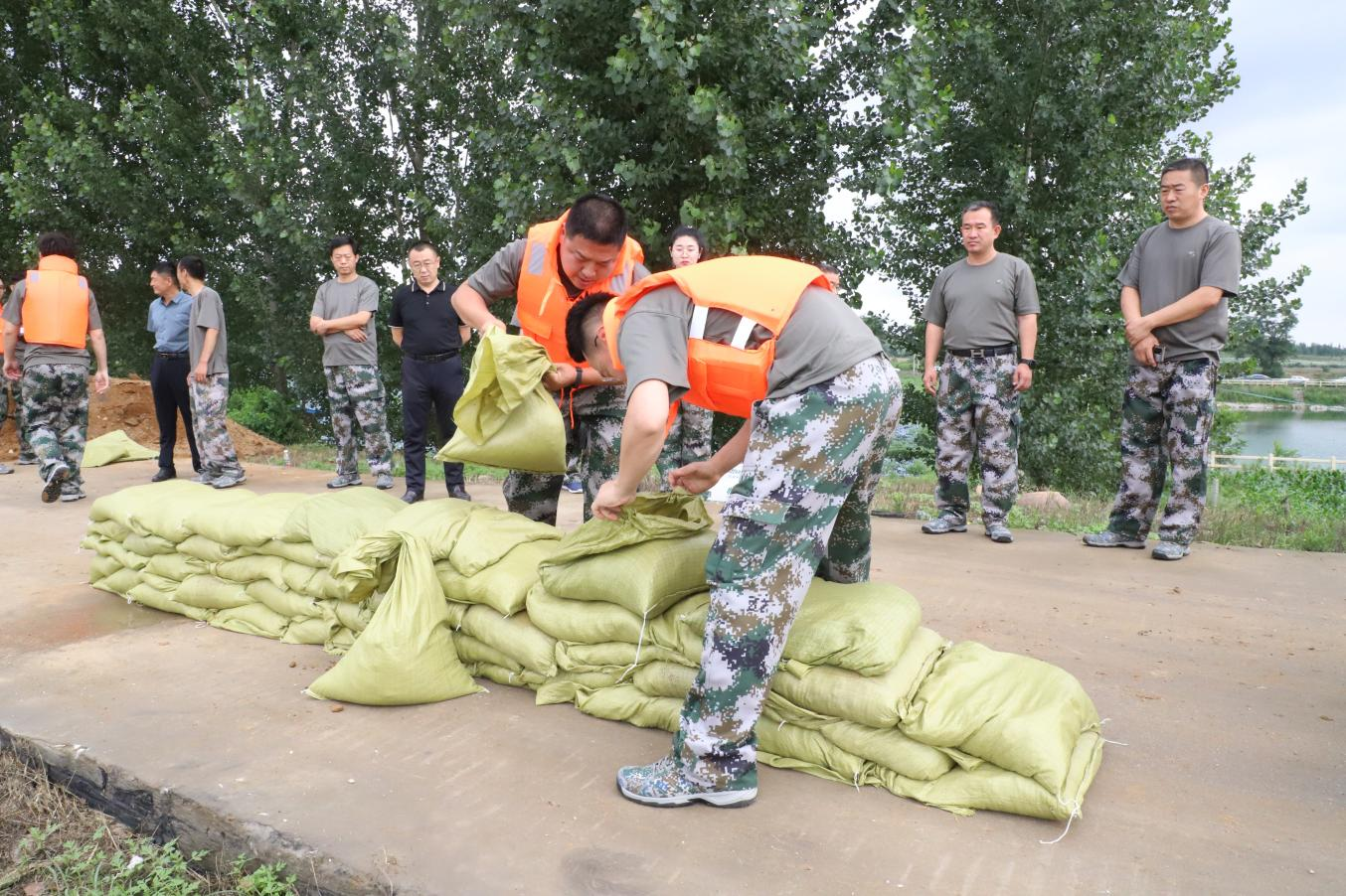 未雨绸缪砺练兵 筑牢防汛安全坝 莱西市沽河街道组织开展2022年防汛防台风应急演练培训暨现场实战演练休闲区蓝鸢梦想 - Www.slyday.coM 未雨绸缪砺练兵 筑牢防汛安全坝 莱西市沽河街道组织开展2022年防汛防台风应急演练培训暨现场实战演练休闲区蓝鸢梦想 - Www.slyday.coM
