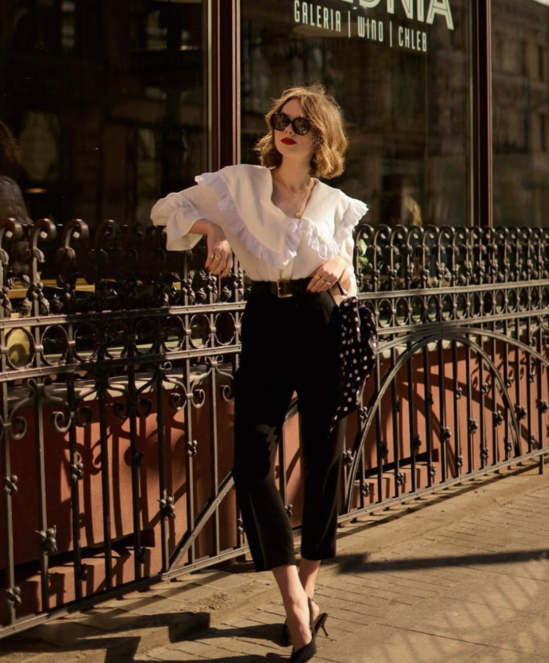 别只知道穿阔腿裤了!今夏流行的“奶奶裤”才是时髦又百搭!休闲区蓝鸢梦想 - Www.slyday.coM 别只知道穿阔腿裤了!今夏流行的“奶奶裤”才是时髦又百搭!休闲区蓝鸢梦想 - Www.slyday.coM