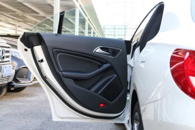 15万级家轿迈入“无框车门”时代,就问凌渡L的雄心有多大休闲区蓝鸢梦想 - Www.slyday.coM 15万级家轿迈入“无框车门”时代,就问凌渡L的雄心有多大休闲区蓝鸢梦想 - Www.slyday.coM