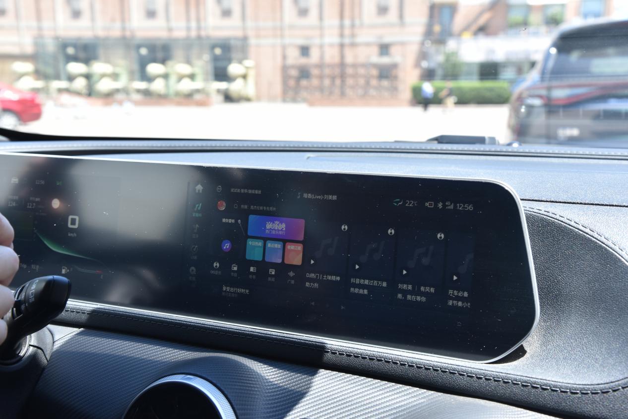 始于颜值,忠于性能,风行T5 EVO为何能在年轻人心中“种草”?休闲区蓝鸢梦想 - Www.slyday.coM 始于颜值,忠于性能,风行T5 EVO为何能在年轻人心中“种草”?休闲区蓝鸢梦想 - Www.slyday.coM