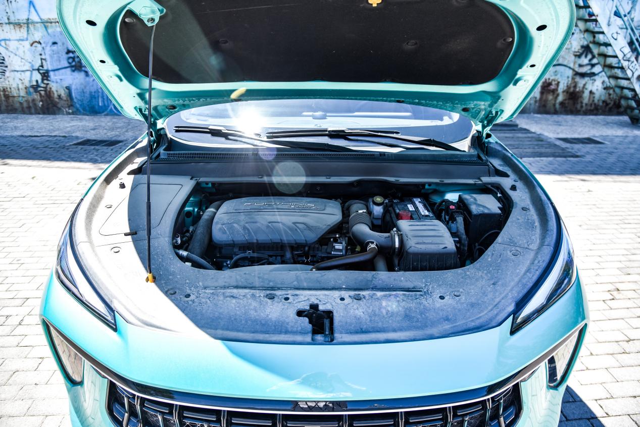 始于颜值,忠于性能,风行T5 EVO为何能在年轻人心中“种草”?休闲区蓝鸢梦想 - Www.slyday.coM 始于颜值,忠于性能,风行T5 EVO为何能在年轻人心中“种草”?休闲区蓝鸢梦想 - Www.slyday.coM