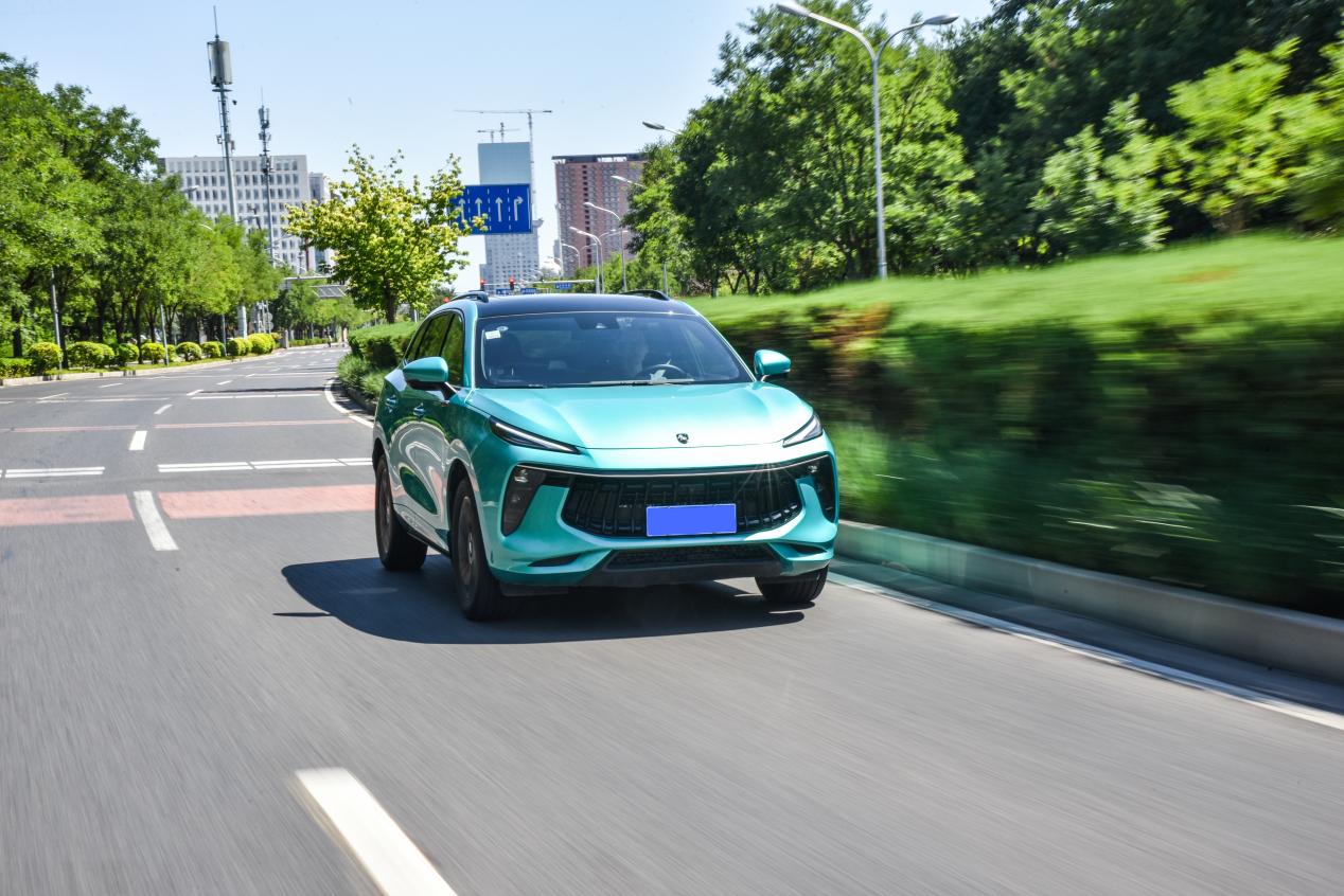 始于颜值,忠于性能,风行T5 EVO为何能在年轻人心中“种草”?休闲区蓝鸢梦想 - Www.slyday.coM 始于颜值,忠于性能,风行T5 EVO为何能在年轻人心中“种草”?休闲区蓝鸢梦想 - Www.slyday.coM